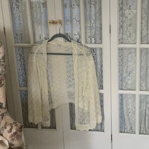 CREAM - COLORED CROPPED CROCHETED SHAWL-LIKE JACKET SIZE- 22/24